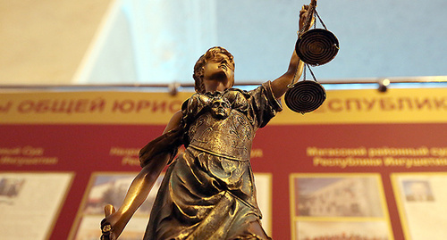 Скульптура богини Фемиды,символ правосудия. Фото: http://www.ingushetia.ru/photo/archives/021131.shtml