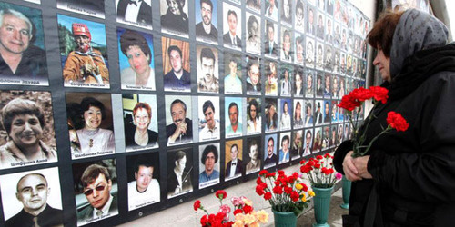 Стена с фотографиями погибших в Театральном центре на Дубровке. Москва, 23 октября 2014 г. Фото: Ivan Trefilov (RFE/RL)