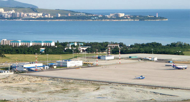 Аэропорт в Геленджике. Фото: http://airport-gelendzhik.ru/images/Photo-Perron.jpg