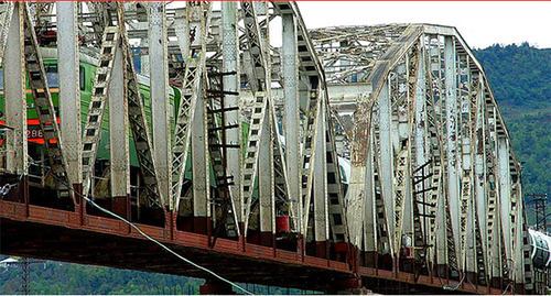 Железнодорожный мост, Грузия. Фото: http://www.railway.ge/?web=3&lang=rus