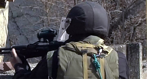 В Сунженском районе Чечни нейтрализован бандит, обстрелявший полицейских. Фото: http://nac.gov.ru/nakmessage/2014/12/26/v-sunzhenskom-raione-chechni-neitralizovan-bandit-obstrelyavshii-politseiskikh.html