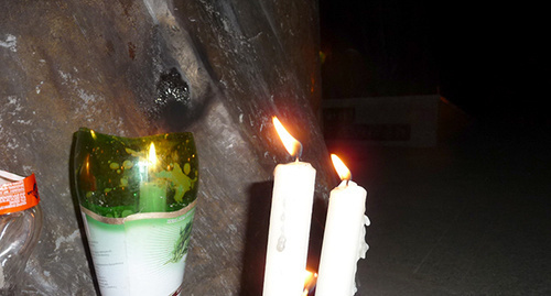 Зажженные свечи в память о погибших в Гюмри. 14 января 2015 г. Фото Армине Мартиросян для "Кавказского узла"