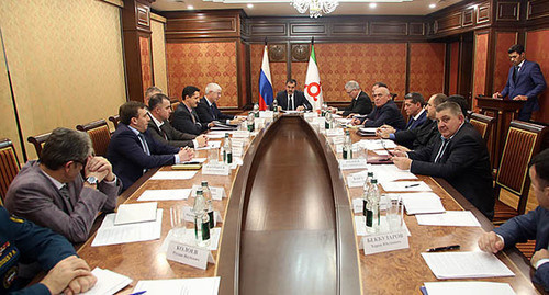Заседание Совета Безопасности республики Ингушетия, ноябрь 2014. Фото: http://www.ingushetia.ru/m-news/archives/ZS1A32784.JPG
