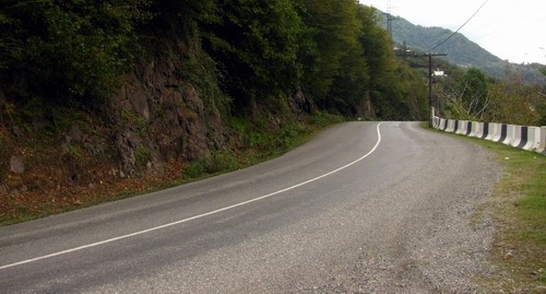 Участок автомагистрали Батуми - Ахалцихе в Кедском районе Аджарии. Фото Юлии Кашеты для "Кавказского узла"