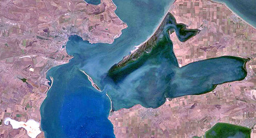 Керченский пролив. Вид из космоса. Фото: NASA - http://edcsns17.cr.usgs.gov/NewEarthExplorer/ https://ru.wikipedia.org