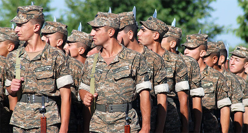 Строй солдат армии Армении. http://www.mil.am/1295275989/page/3