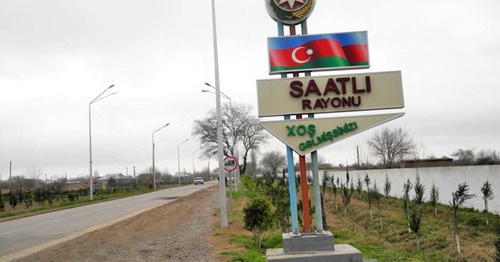 Въезд в город Саатлы, Саатлинский район Азербайджана. Фото: RFE/RL