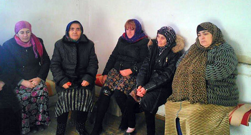 Участники голодовки в селе Шушия Новолакского района Дагестана. Фото Гусейна Джахбарова для "Кавказского узла"