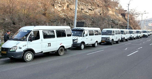 Маршрутные такси в Ереване. Фото Тиграна Петросяна для "Кавказского узла"
