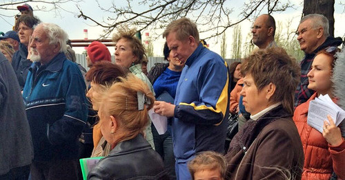 Участники митинга потребовали остановить застройку Карасунского озера. Краснодар, 18 апреля 2015 г. Фото Натальи Дорохиной для "Кавказского узла"