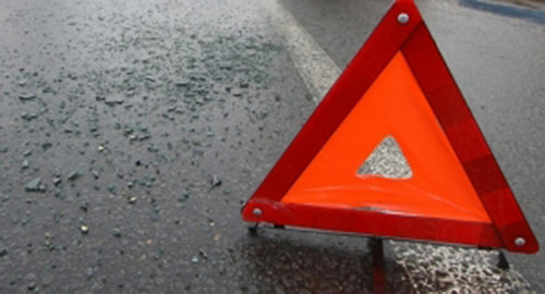 Предупреждающий о ДТП дорожный знак. Фото http://news.astr.ru/news/incidents/11742/