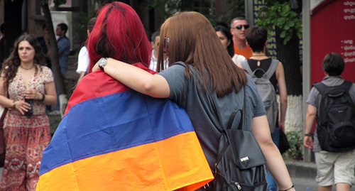 Участницы акции протеста в Ереване, 24 июня 2015 год. Фото Тиграна Петросяна для "Кавказского узла"