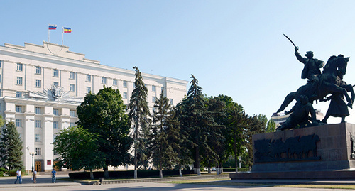 Площадь перед зданием правительства Ростовской области. Фото Олега Пчелова для "Кавказского узла"