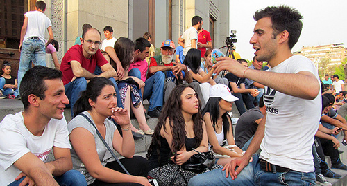 Активисты после разгона протестующих. Ереван, 7 июля 2015 г. Фото Армине Мартиросян для «Кавказского узла»
