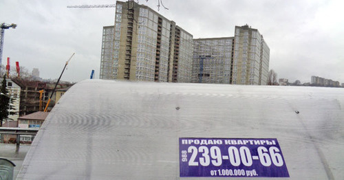 Строящееся здание на улице Пластунская. Сочи,  25 февраля 2016 г. Фото Светланы Кравченко для "Кавказского узла"