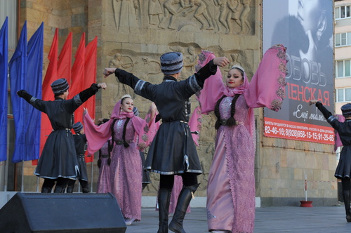 Выступление ансамбля "Дети гор" на праздничном концерте. Фото Патимат Махмудовой для Кавказского узла