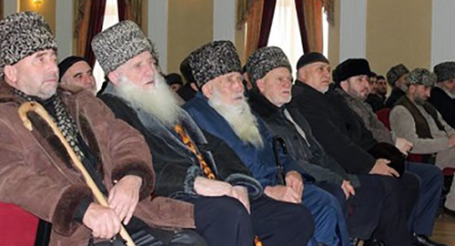 Совет старейшин ЧР. Фото http://putyislama.ru/kerla/2117