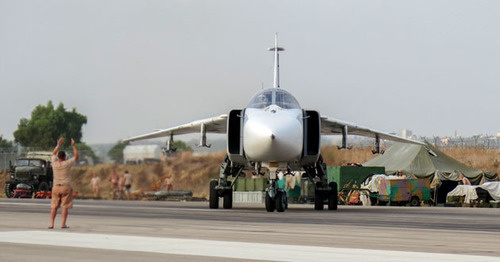 Су-24 на базе в Латакии. Сирия. Фото https://ru.wikipedia.org/