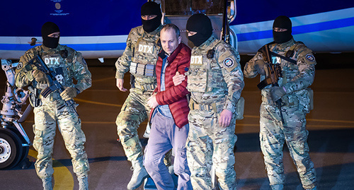 Задержания блогера Лапшина. Фот о Азиза Каримова для "Кавказского узла"