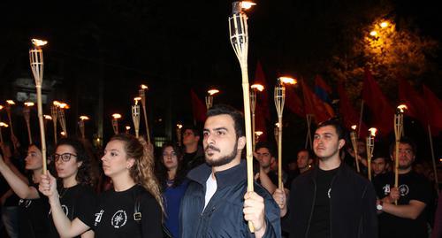 Участники факельного шествия в память о жертвах Геноцида в Турции. Ереван, 23 апреля 2017 г. Фото Тиграна Петросяна для "Кавказского узла"