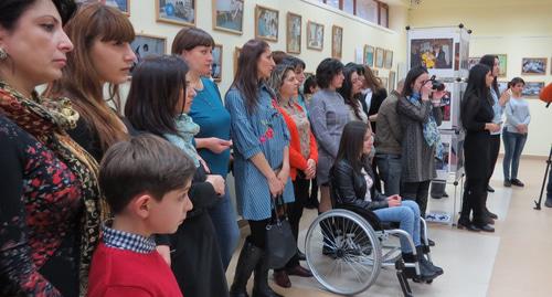 Реабилитационный центр   имени баронессы Керолайн Кокс  организовала  фотовыставку и выставку художественных и прикладных работ пациентов, посвященная 18-летию деятельности учреждения.