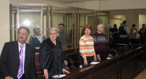  Подсудимые и адвокаты выслушивают приговор суда. Фото Валерия Люгаева для "Кавказского узла"
