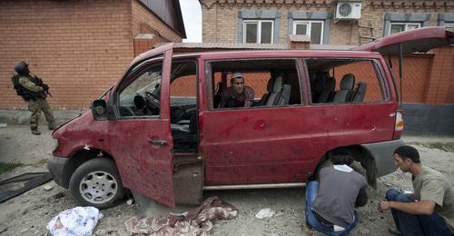 Разрушенный автомобиль в результате теракта. Фото: REUTERS/Kazbek Basayev