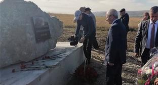 Камень в основание памятника репрессированным заложен в Карачаево-Черкесии
