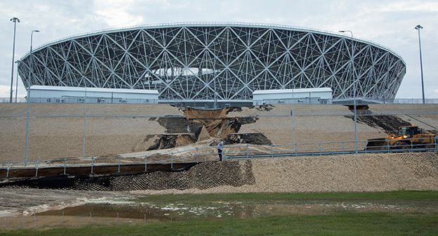 Оползень рядом со стадионом Волгорад-Арена. Фото: REUTERS/Stringer