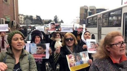 Акция в поддержку Мехамана Гусейнова в Баку, 3 января 2019 года. Кадр видео MeydanTV https://www.youtube.com/watch?v=MkvK-QmgNZo&t=843s