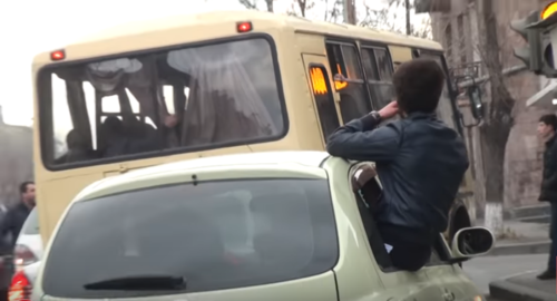 Скриншот видео инцидента в Ереване 8 января 2018 года, https://www.youtube.com/watch?v=mo_wISouN1k