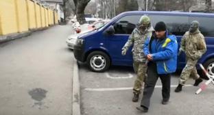 Суд продлил арест подозреваемому в нападении на псковских десантников