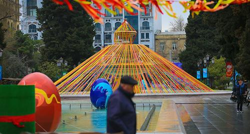 Парк "Сахил" готовится к празднику Новруз. Баку. 20 марта 2019 г. Фото Азиза Каримова для "Кавказского узла"