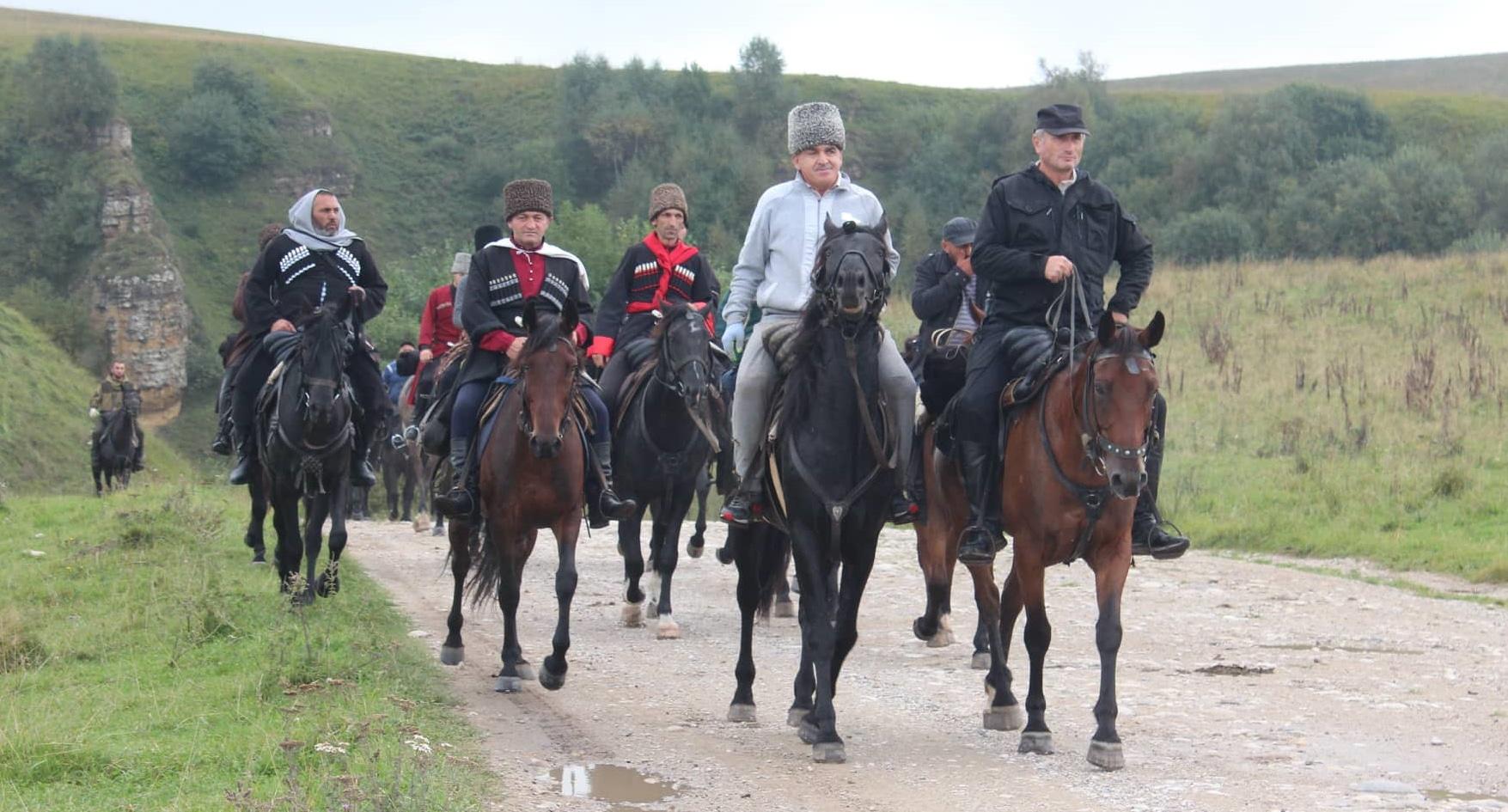 Участники конного перехода в октябре 2018 года. Автор фото: Валерий Сокуров
