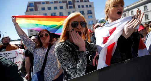 Акция ЛГБТ-активистов. Тбилиси, май 2017 г. Фото: REUTERS/David Mdzinarishvili