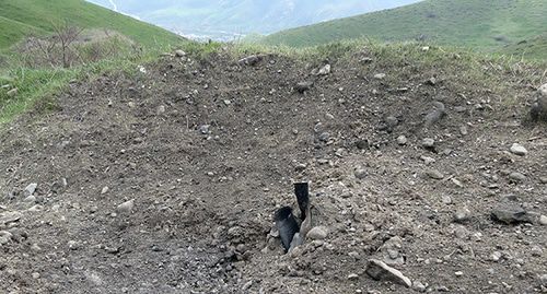 Следы от снаряда. Нагорный Карабах. Фото Алвард Григорян для "Кавказского узла"