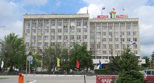 Здание городской мэрии в Элисте, Калмыкия. Фото: Rartat https://ru.wikipedia.org/