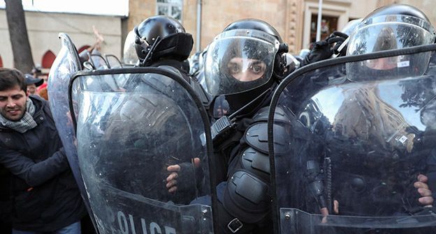 Сотрудники правоохранительных органов. Тбилиси, ноябрь 2019 г. Фото: REUTERS/Irakli Gedenidze