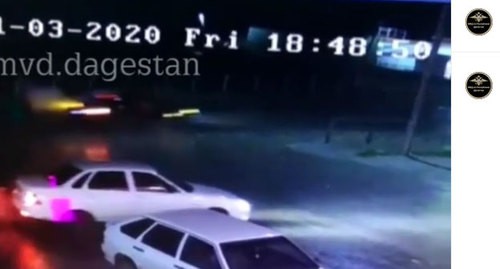 Кадр видеозаписи камеры наблюдения с места ДТП в Каякентском районе, опубликованной МВД по Дагестану https://www.instagram.com/p/B65sAszKMQu/
