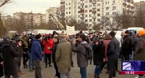 Митинг в пригороде Тбилиси Варкетили. Фото: кадр видео на сайте "Рустави 2" http://rustavi2.ge/ka/news/152421