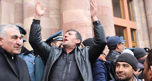 Участники акции протеста армянских скотоводов. Ереван, 20 января 2020 года. Фото Тиграна Петросяна для "Кавказского узла"