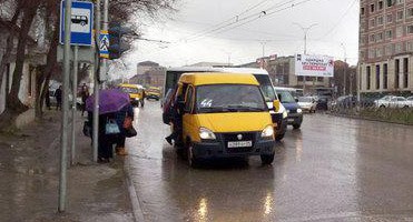 Автобусная остановка в Махачкале. Фото Ильяса Капиева для "Кавказского узла"