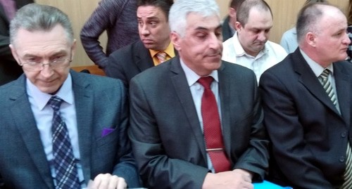 Пятеро подсудимых в зале суда. Волгоград, 26 февраля 2020 года. Фото Татьяны Филимоновой для "Кавказского узла".