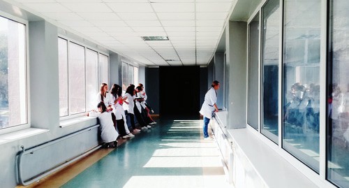 Больничный коридор. Фото pixabay.com