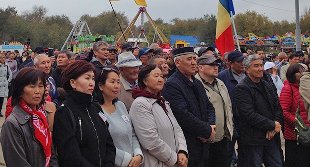 Мэр элисты. Калмыкия протесты. Протесты в Элисте. Митинги Калмыкия. Протесты Калмыкия 2019.