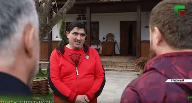 Кадыров с кавээнщиками сняли шуточный ролик в ответ на доклад — Реальное время