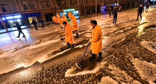 Дезинфекция улицы в Тбилиси. Фото: пресс-служба мэрии Тбилиси. 