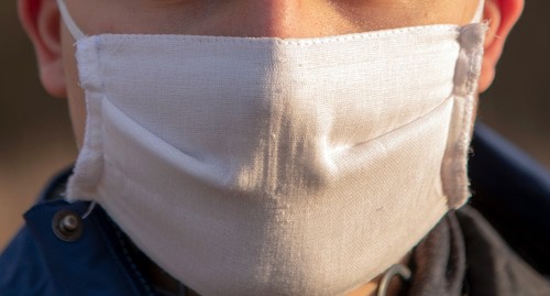 Самодельная медицинская маска. Фото Нины Тумановой для "Кавказского узла"