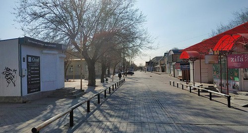 Пустые улицы Элисты во время карантина. Апрель 2020 года. Фото Бадмы Бюрчиева для "Кавказского узла"