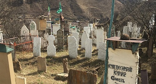 Кладбище в Дагестане. Фото: Natalia Senatorova https://ru.wikipedia.org/